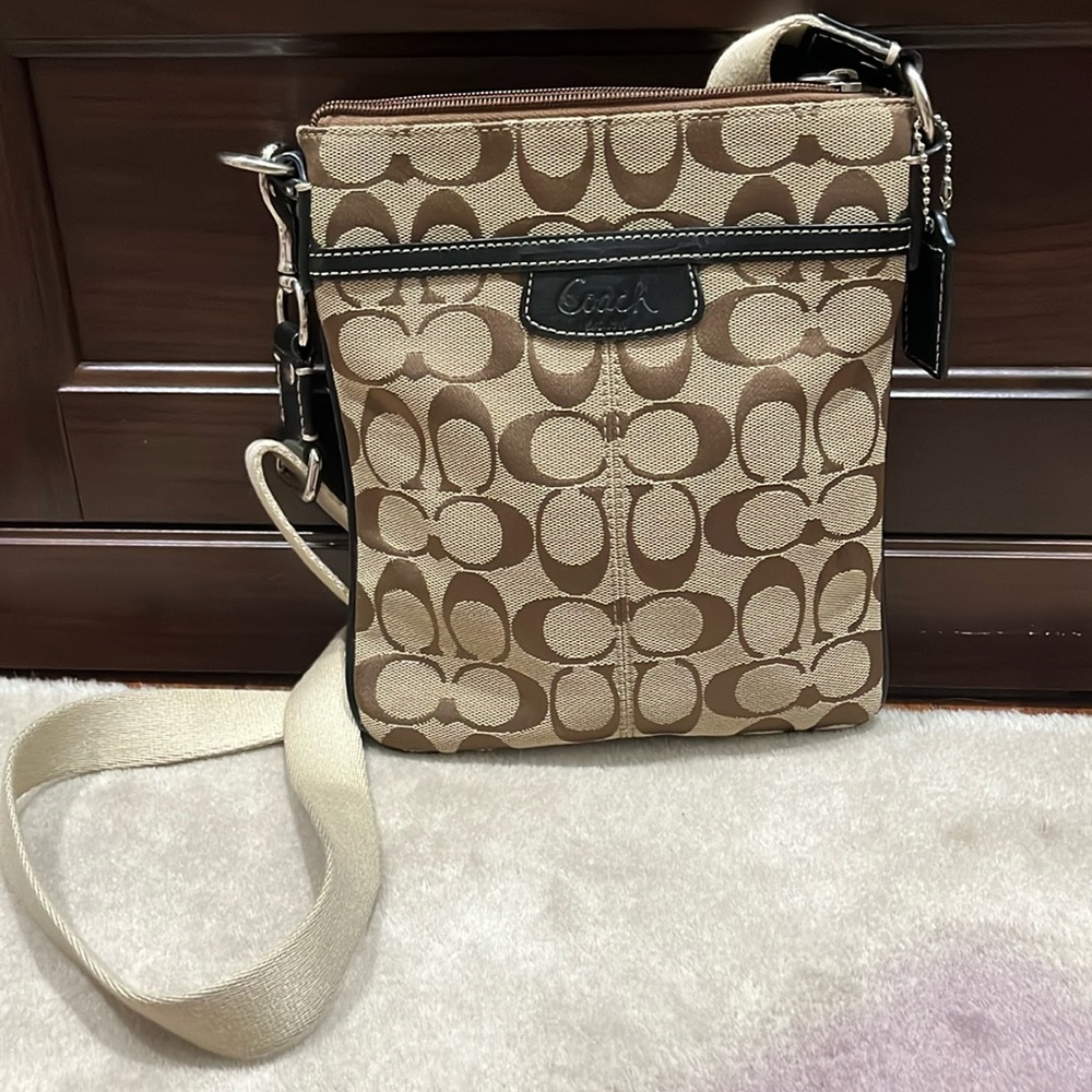 Authentic Coach Signature Canvas Crossbody Messenger Bag